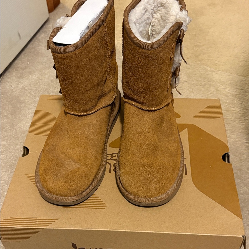 Koolaburra by UGG Tan Box